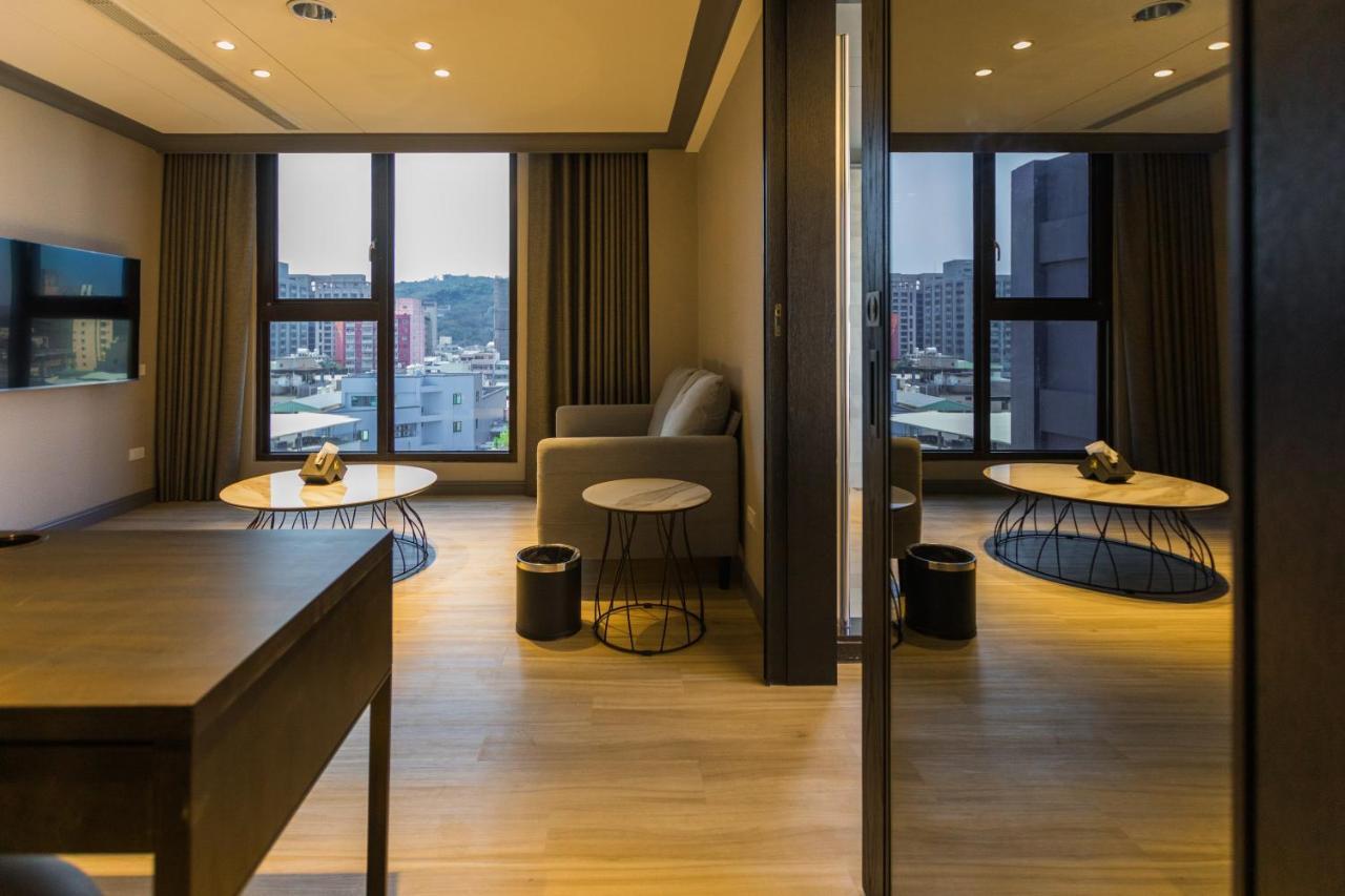 Q21 Hotel Kaohsiung Esterno foto