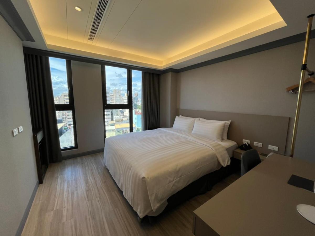 Q21 Hotel Kaohsiung Esterno foto