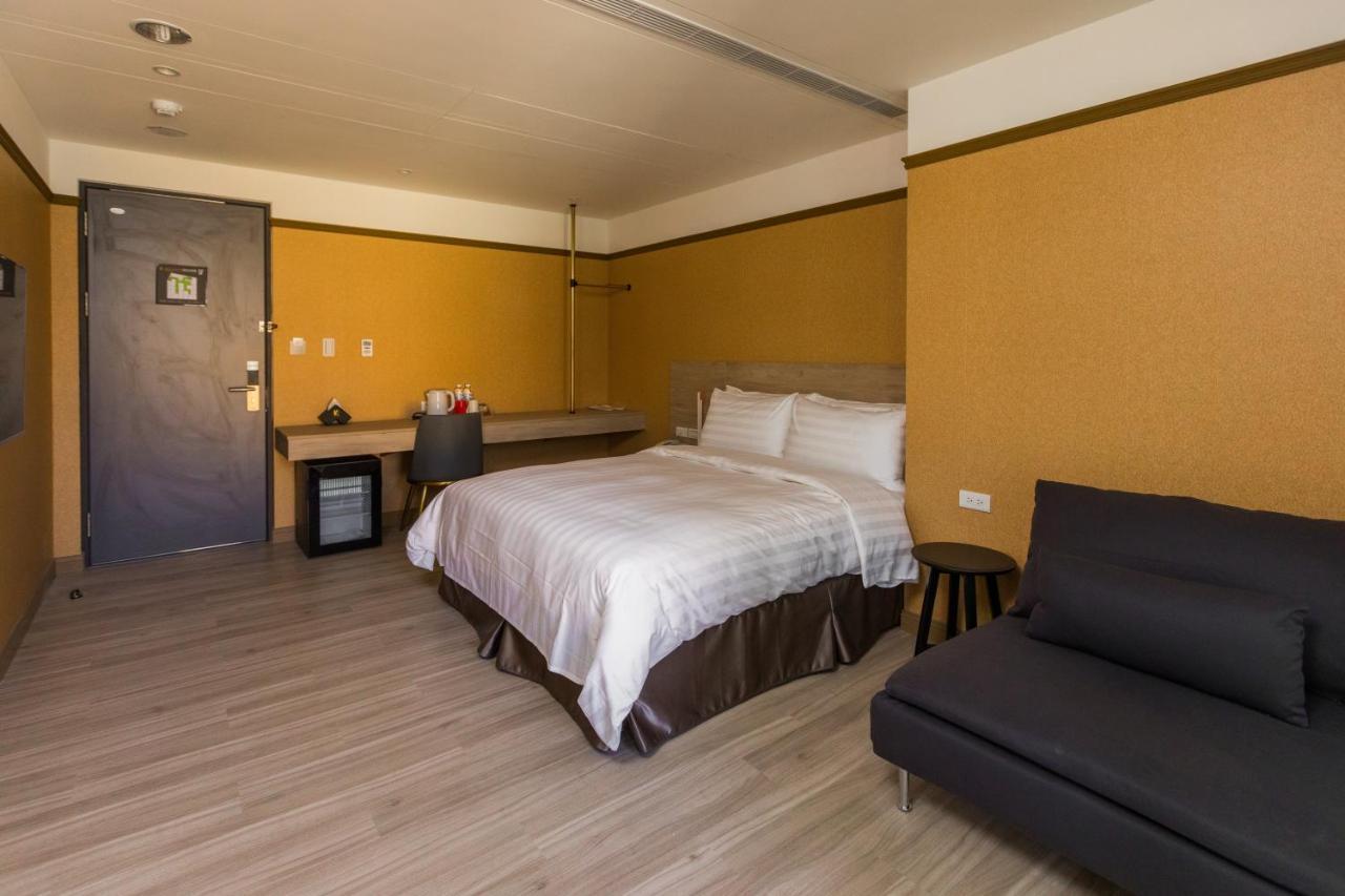 Q21 Hotel Kaohsiung Esterno foto