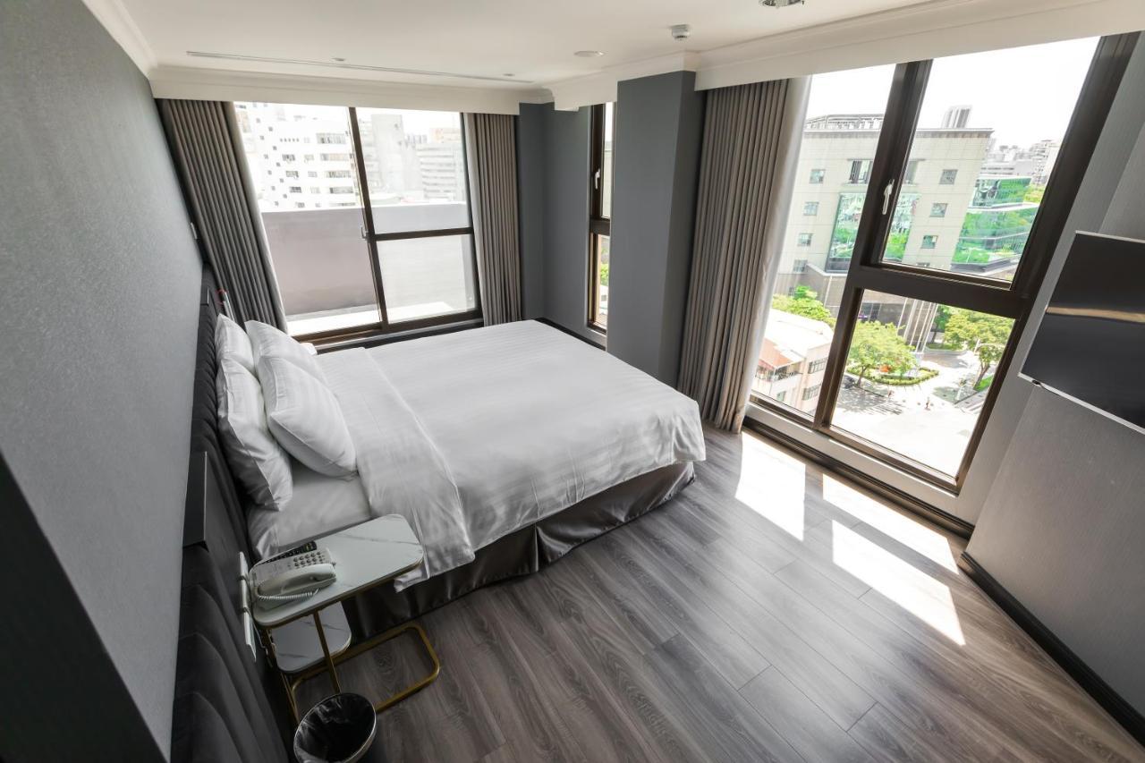 Q21 Hotel Kaohsiung Esterno foto