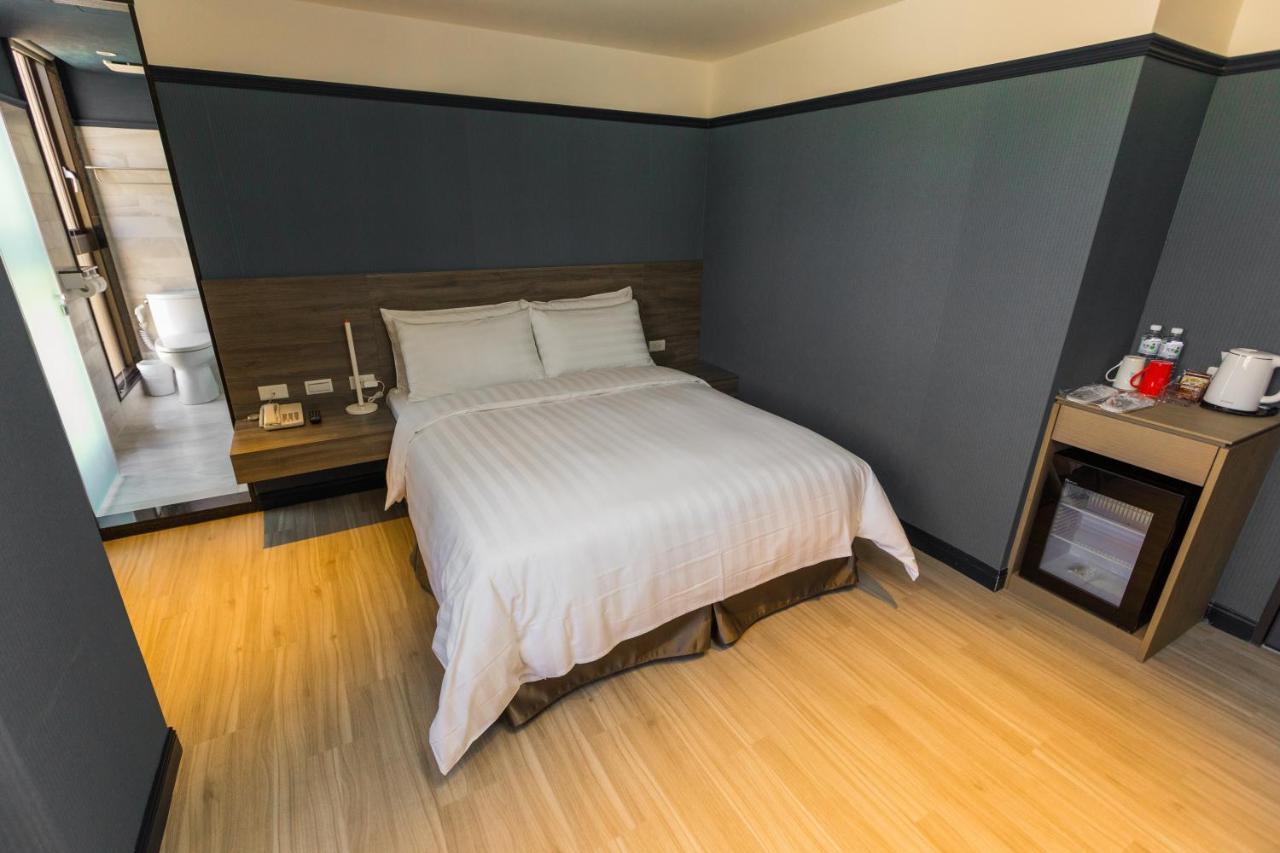 Q21 Hotel Kaohsiung Esterno foto