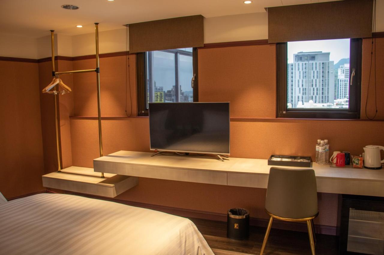 Q21 Hotel Kaohsiung Esterno foto